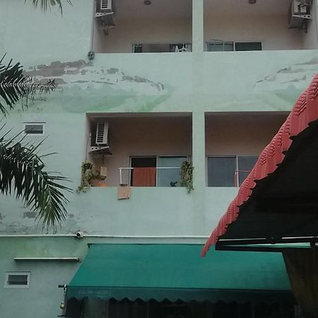 J&E Hotel Nong Prue Ngoại thất bức ảnh